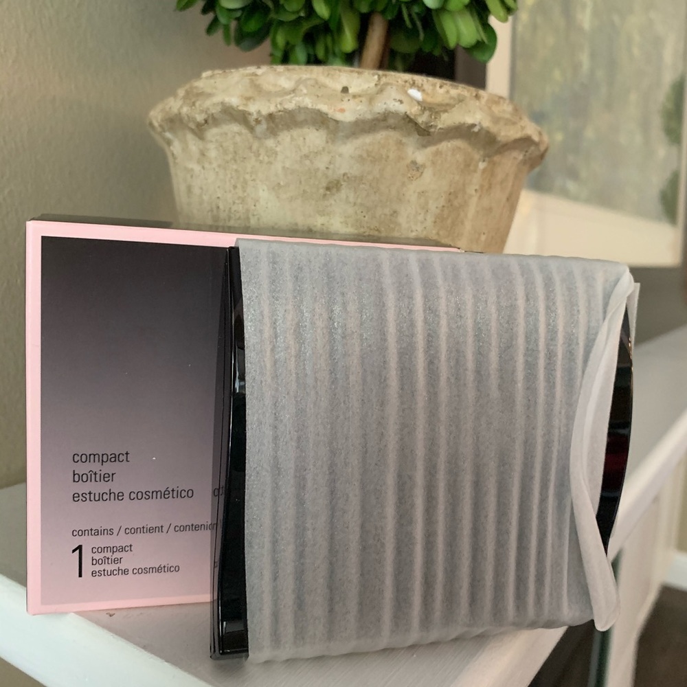 Mary Kay makeup compact